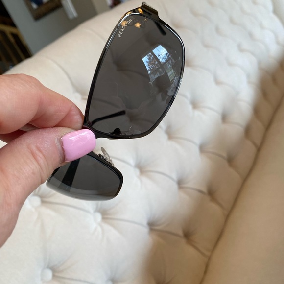 Kenneth Cole Other - KENNETH COLE REACTION BLACK METAL SUNGLASSES! They could pass for NEW! 🕶️🕶️🕶️